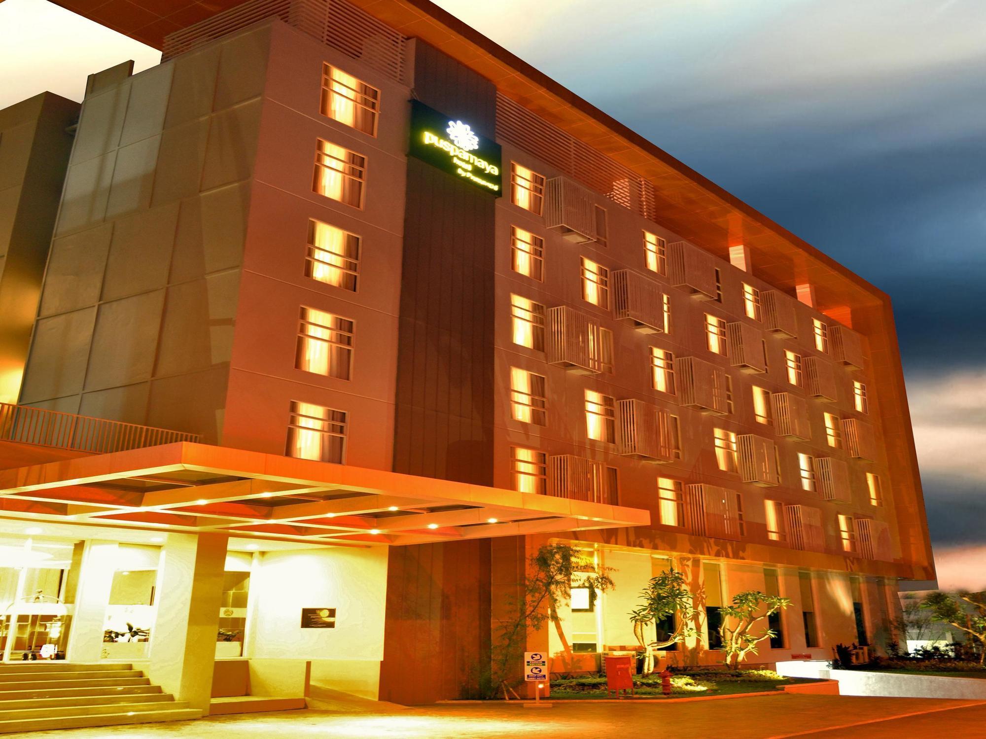Kyriad Hotel Airport Jakarta Tangerang Exterior photo
