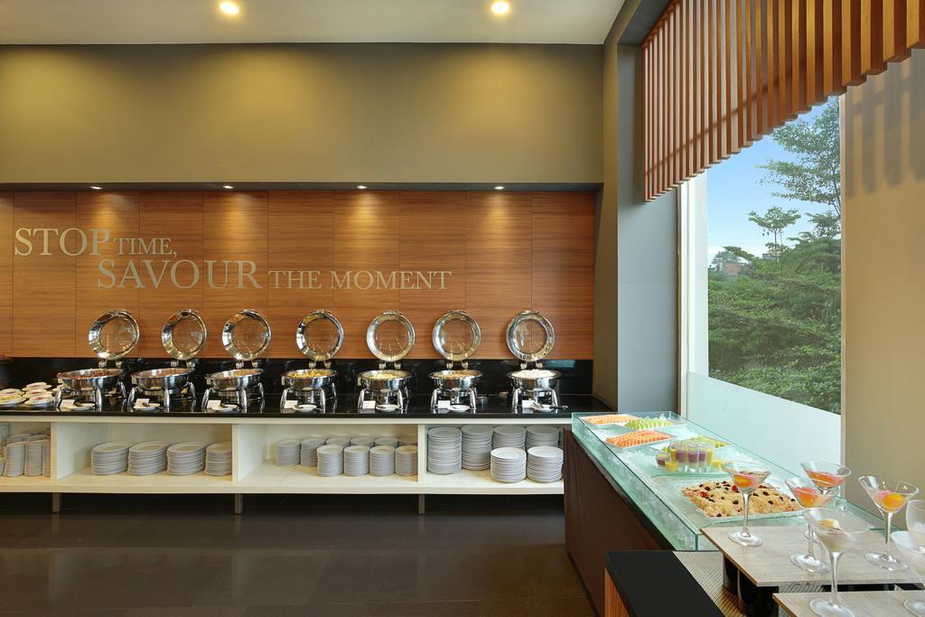 Kyriad Hotel Airport Jakarta Tangerang Exterior photo