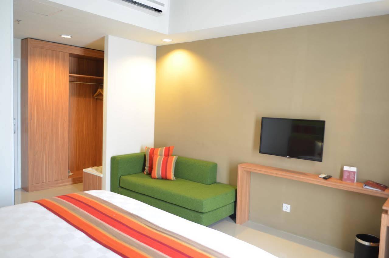 Kyriad Hotel Airport Jakarta Tangerang Exterior photo