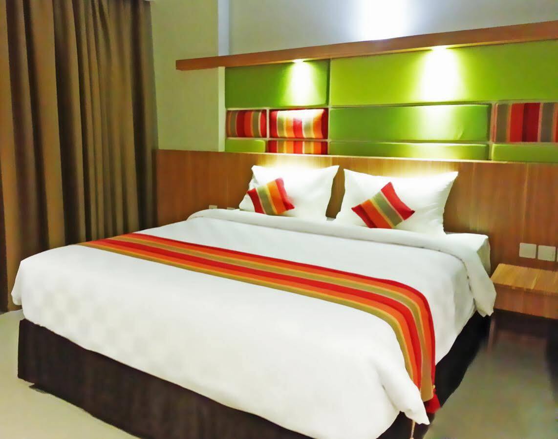 Kyriad Hotel Airport Jakarta Tangerang Exterior photo